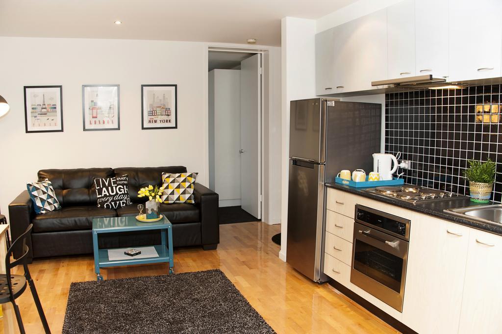 Position Perfect Carlton Apartment เมลเบิร์น ภายนอก รูปภาพ