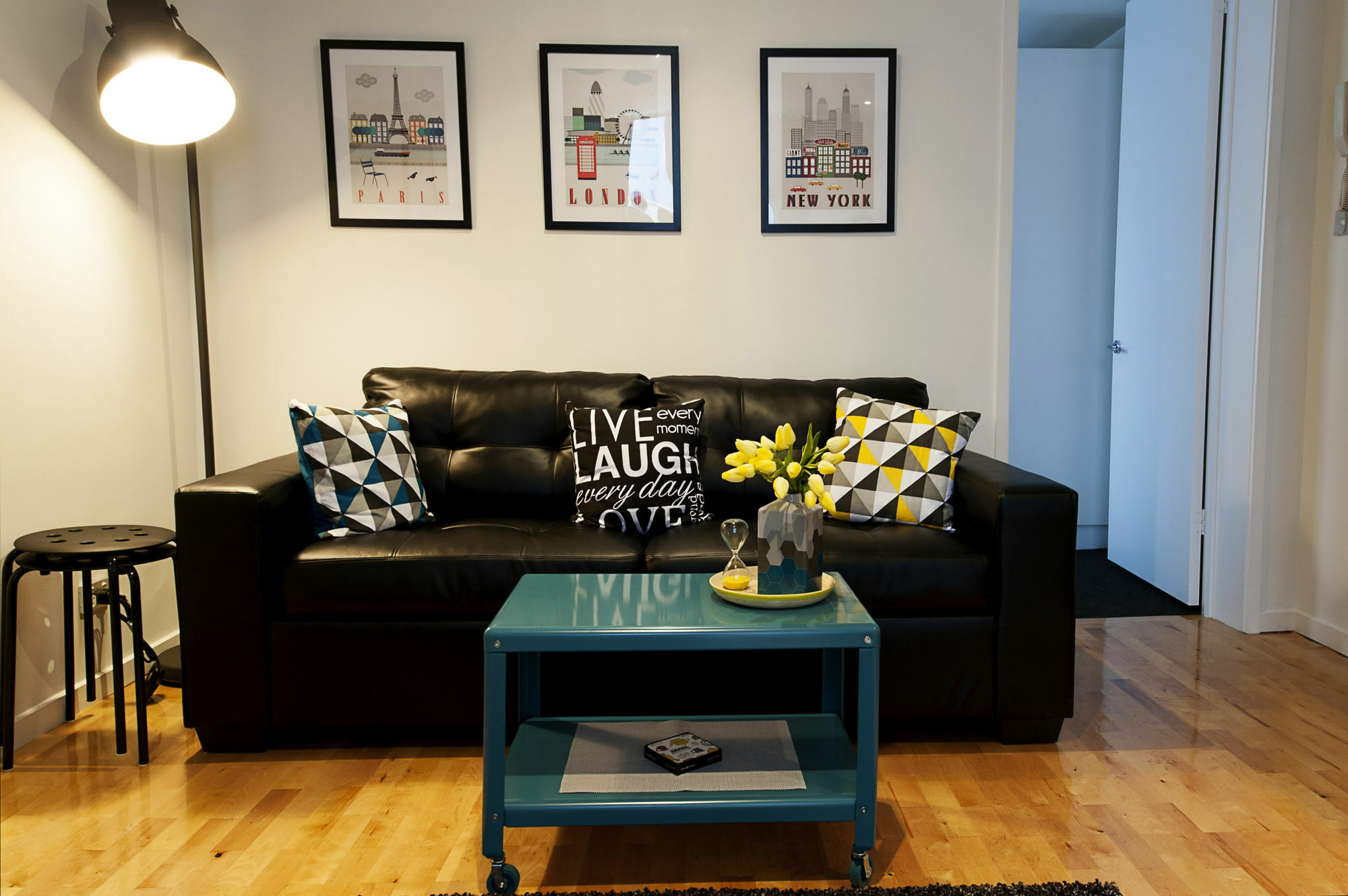 Position Perfect Carlton Apartment เมลเบิร์น ภายนอก รูปภาพ